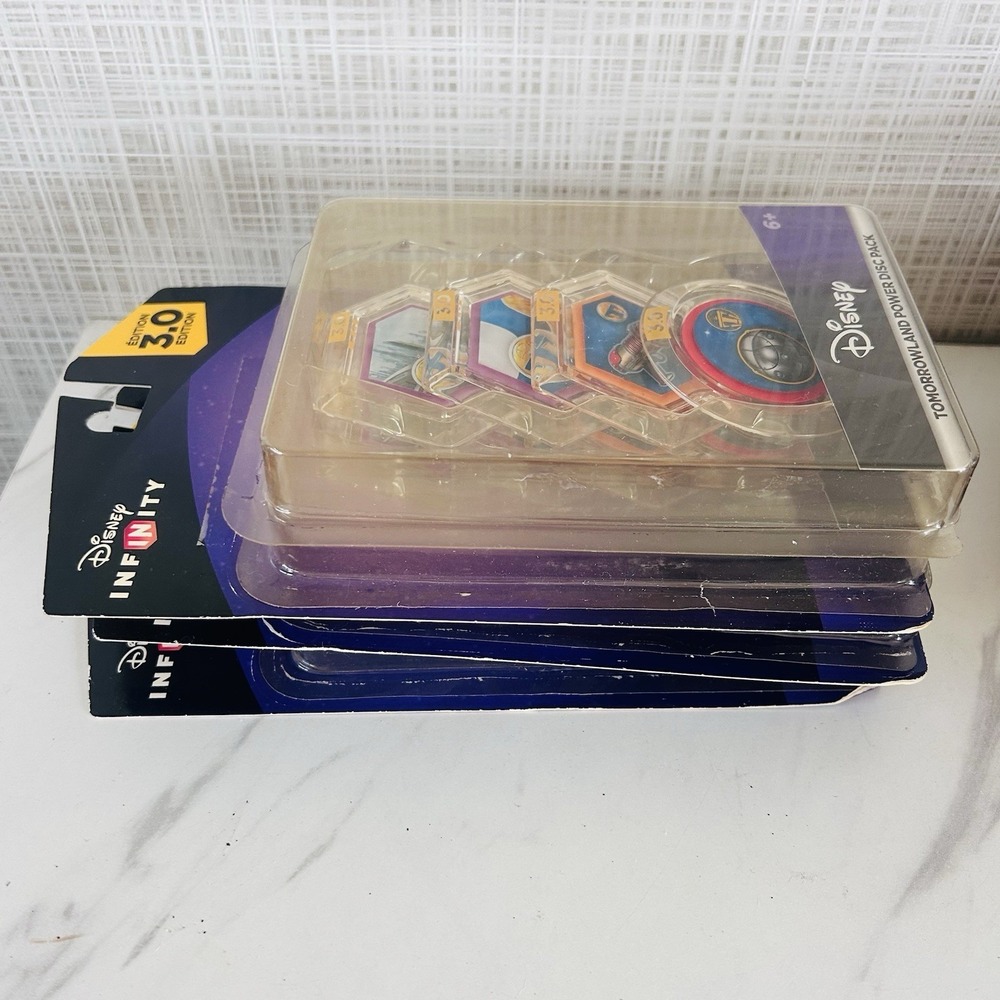 Disney Infinity 3.0 Power Discs 72 Discs Star Wars Tomorrow Land Lot of 18 Packs - Picture 8 of 12